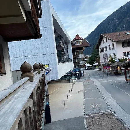 Privatunterkunft Center & *