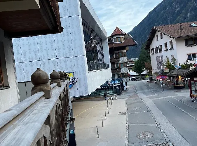 Privatunterkunft Center & *